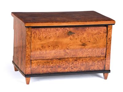 Unusual Biedermeier model chest of drawers, - Mobili e arti decorative