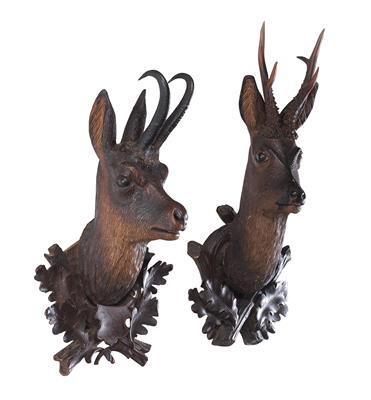 2 hunting-themed wall decorations, - Rustic Furniture