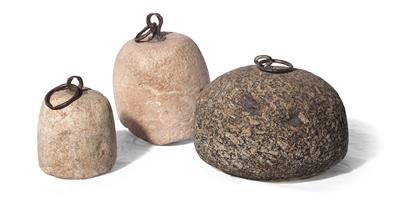 3 variierende Steingewichte, - Bauern- und Landhausmöbel