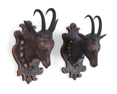 Pair of rare hunting trophies "chamois", - Mobili rustici