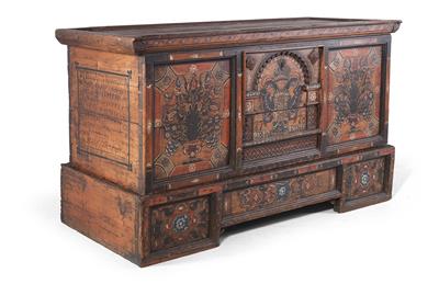 Tyrolean coffer, of the “Sockeltruhe” type, - Rustic Furniture