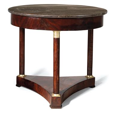 Round French salon table, - Nábytek