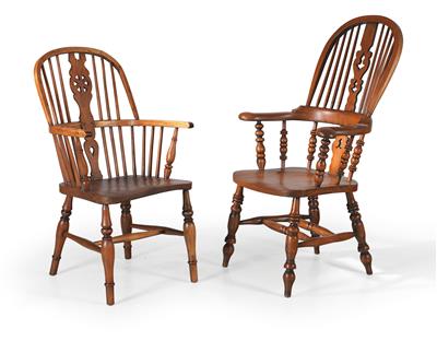Two different Windsor chairs, - Mobili e arti decorative