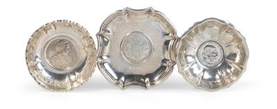 3 small silver bowls, - Majetek aristokratického původu a předměty důležitých proveniencí