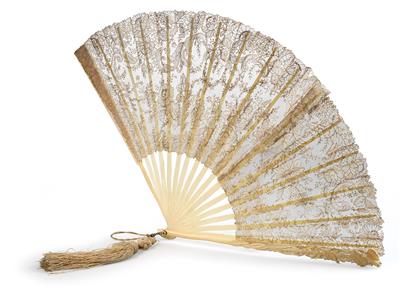 A folding fan - Majetek aristokratického původu a předměty důležitých proveniencí