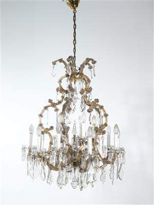 A glass chandelier in crown shape, - Di provenienza aristocratica