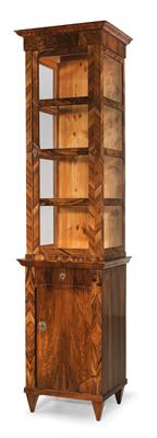 A tall display cabinet in Biedermeier style, - Mobili e arti decorative