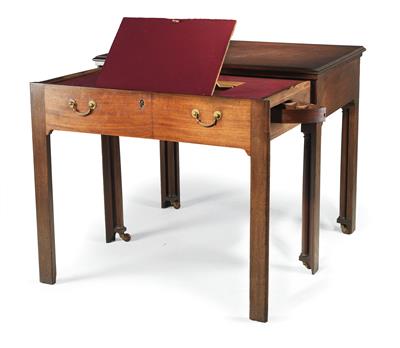 A rectangular English table, - Furniture and Decorative Art