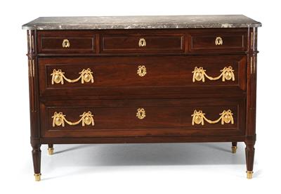 A salon chest of drawers, - Furniture and Decorative Art