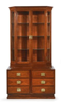 An Art Nouveau display cabinet, - Nábytek
