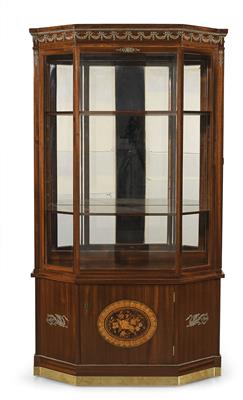 A Neo-Classical display cabinet, - Nábytek