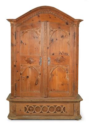 A Rustic Swiss Pine Cabinet, - Mobili rustici