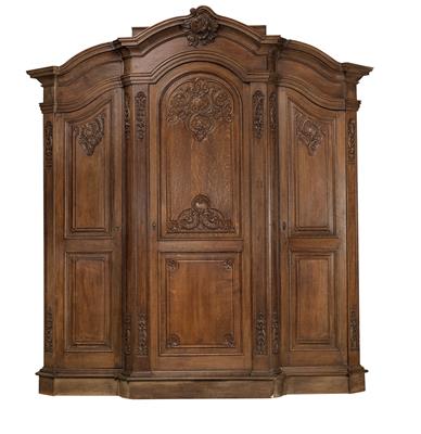 A Large Oak Cabinet, - Nábytek