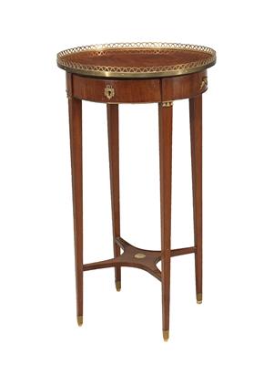 A Round Salon Table, - Mobili e arti decorative