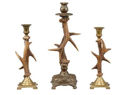 A Pair of Small Antler Candlesticks and 1 Antler Candlestick, - Majetek aristokratického původu a předměty důležitých proveniencí