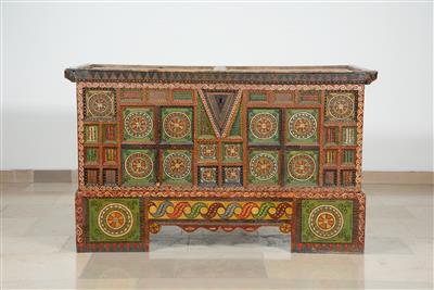 An Early Eferding Rustic Coffer, - Nábytek