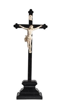 An Ivory Figure of Christ, - Di provenienza aristocratica