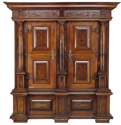 An Early Baroque Hall Cupboard, - Di provenienza aristocratica