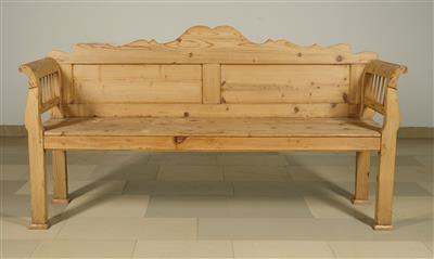 A Large Rustic Settee, - Mobili