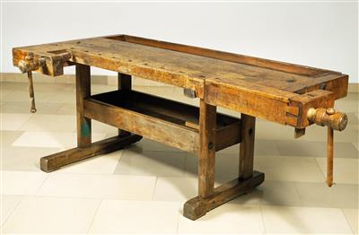 A Large Workbench, - Nábytek