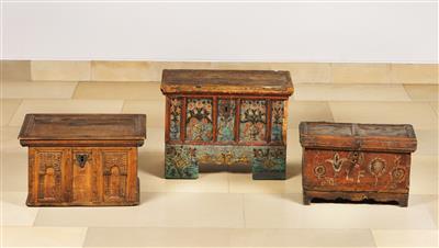 A Mixed Lot of 3 Miniature Chests, - Furniture