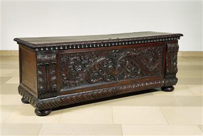 A Provincial Chest, - Nábytek