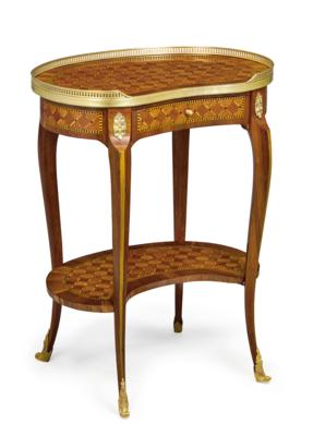 A Kidney-Shaped Drawing Room Side Table, - Furniture