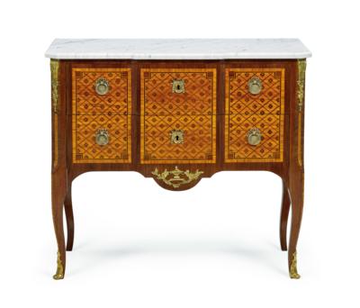 A Dainty French Salon Chest of Drawers, - Furniture