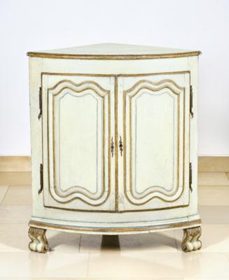A Baroque Corner Cabinet from Italy, - Mobili rustici