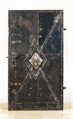 An Iron Door, - Lidový nábytek