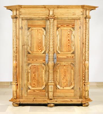 A Large Rustic Cabinet, - Lidový nábytek