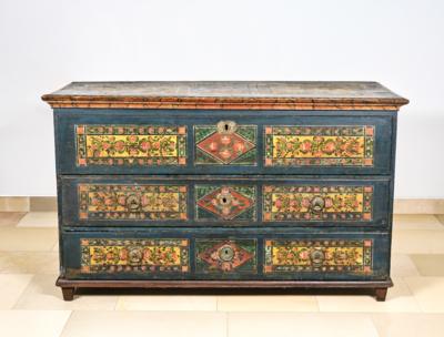 A Coffer with Drawers, - Mobili rustici