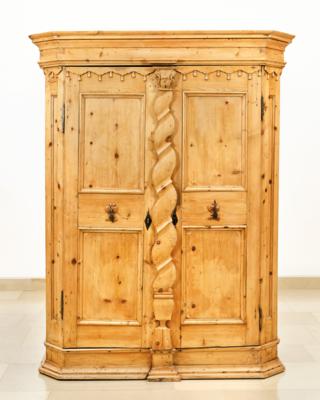 A Dainty Rustic Cabinet from Tyrol, - Lidový nábytek