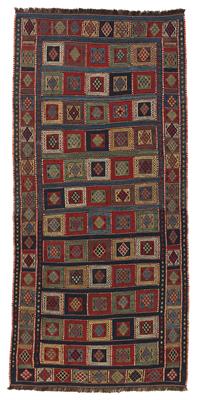 Verneh, - Oriental Carpets, Textiles and Tapestries