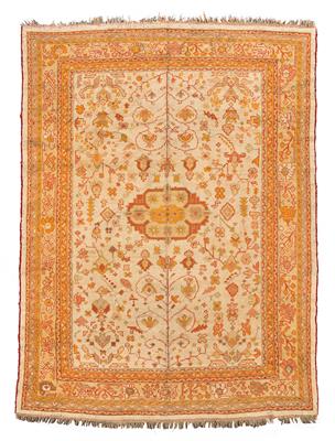 Ushak, - Oriental Carpets, Textiles and Tapestries