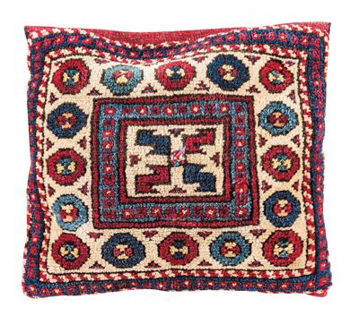 Bergama pillow, - Oriental carpets, textiles and tapestries