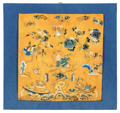 Chinese embroidery, - Oriental Carpets, Textiles and Tapestries