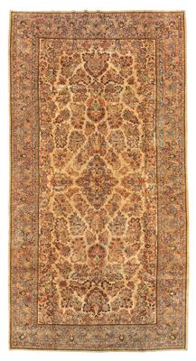 Saruk, - Oriental Carpets, Textiles and Tapestries