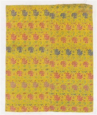 Silk Weave, China, c. 168 x 137 cm, - Orientální koberce, textilie a tapiserie