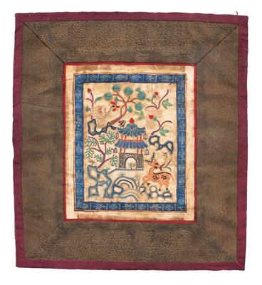 Silk Embroidery, China, c. 22 x 24 cm, - Tappeti orientali, tessuti, arazzi