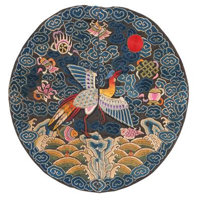 Silk Embroidery, China, c. 27 x 29 cm, - Tappeti orientali, tessuti, arazzi