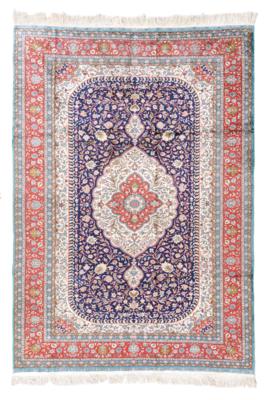 Hereke Silk 7 x 7, Turkey, c.270 x 188 cm, - Oriental Carpets, Textiles and Tapestries