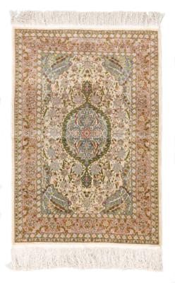 Hereke Silk 9 x 9, Turkey, c.135 x 92 cm, - Oriental Carpets, Textiles and Tapestries