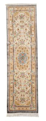Ghom Silk Finest Quality, Iran, c. 343 x 67 cm, - Tappeti orientali, tessuti, arazzi