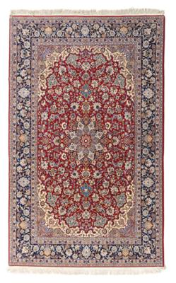 Isfahan, Iran, c. 325 x 202 cm, - Oriental Carpets, Textiles and Tapestries