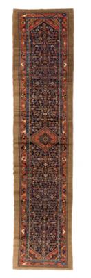 Sarab, Iran, c. 448 x 105 cm, - Oriental Carpets, Textiles and Tapestries