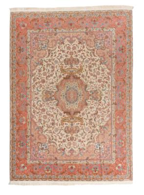 Tabriz Fine, Iran, c. 352 x 250 cm, - Oriental Carpets, Textiles and Tapestries