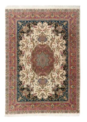 Tabriz Fine, Iran, c. 357 x 250 cm, - Oriental Carpets, Textiles and Tapestries