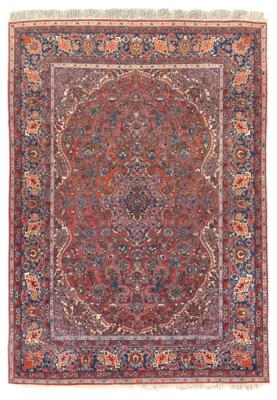 Isfahan, Iran, c. 207 x 151 cm, - Oriental Carpets, Textiles and Tapestries