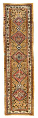 Sarab, Iran, c. 393 x 111 cm, - Oriental Carpets, Textiles and Tapestries